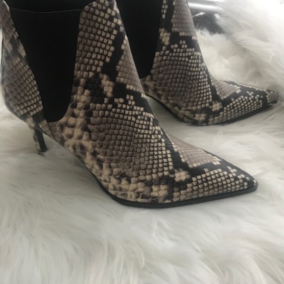 Zara Genuine Leather Snakeskin Ankle Boots SZ 8 - Picture 6 of 6